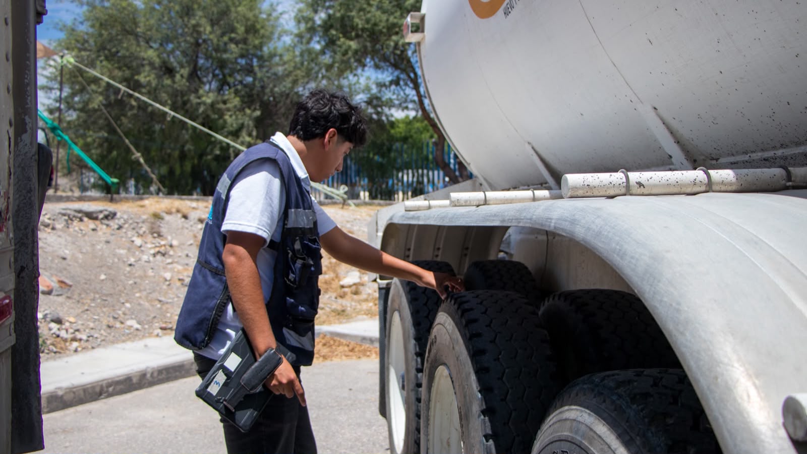 Fortalece gobierno estatal seguridad y regularización del transporte mercantil de carga
