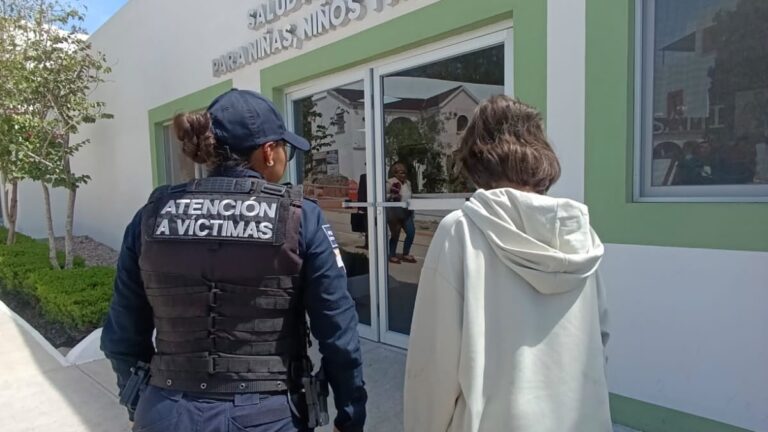 Rescata Policía de Ciudad a una joven que pretendía atentar contra su vida en Romero Vargas