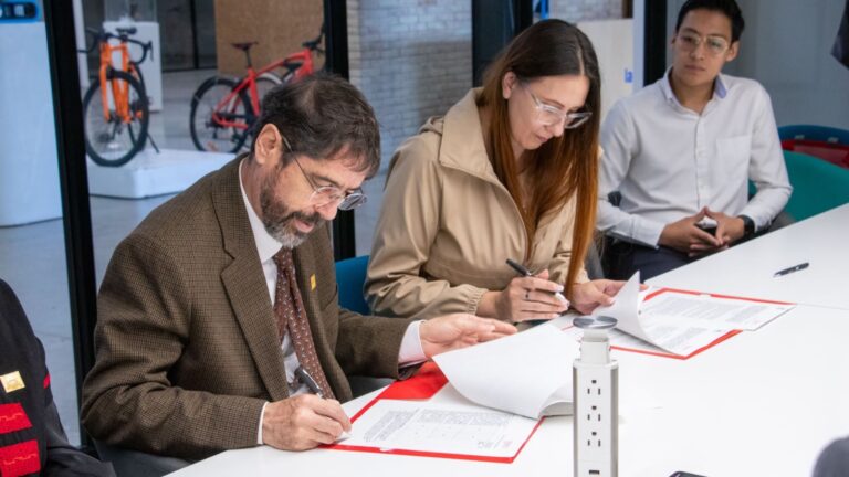 Por un futuro sustentable: IBERO Puebla y Supercool Mobility firman convenio